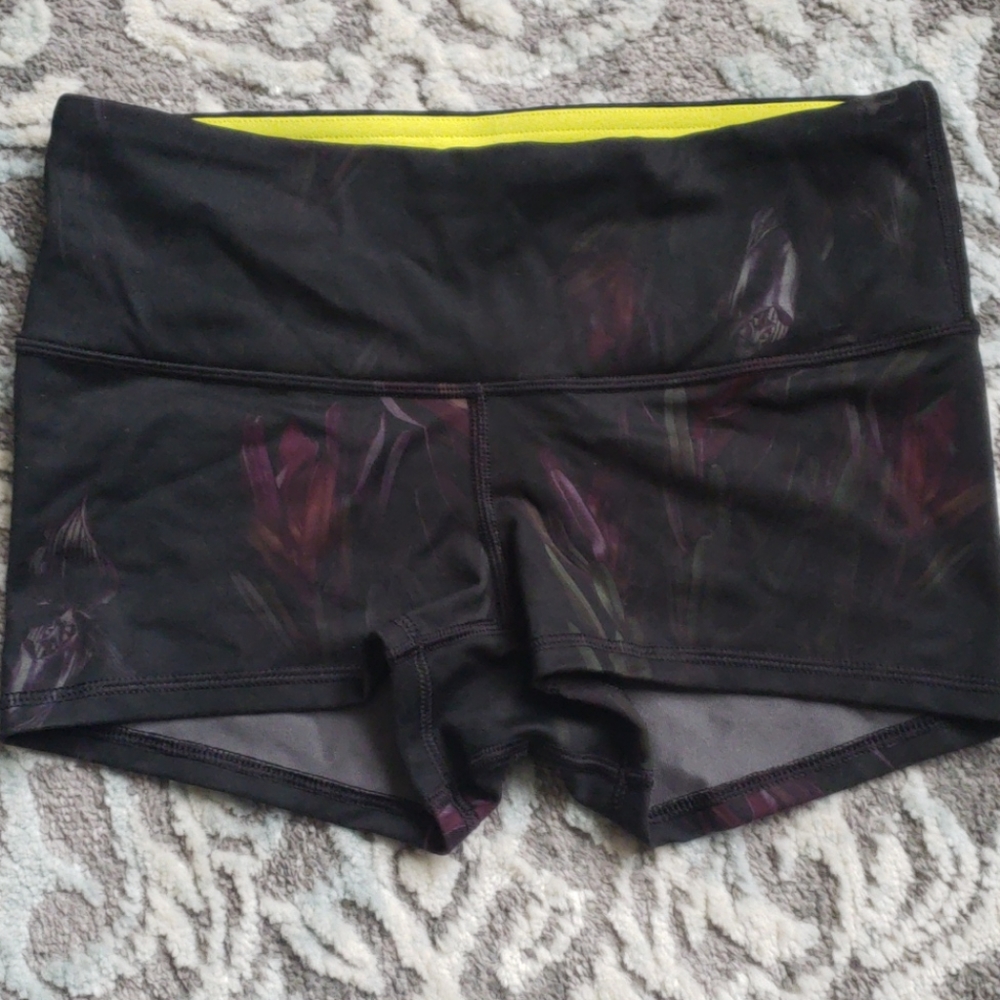 LULULEMON shorts
